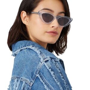 Chimi Litchi Sunglasses with Cat-Eye Shape